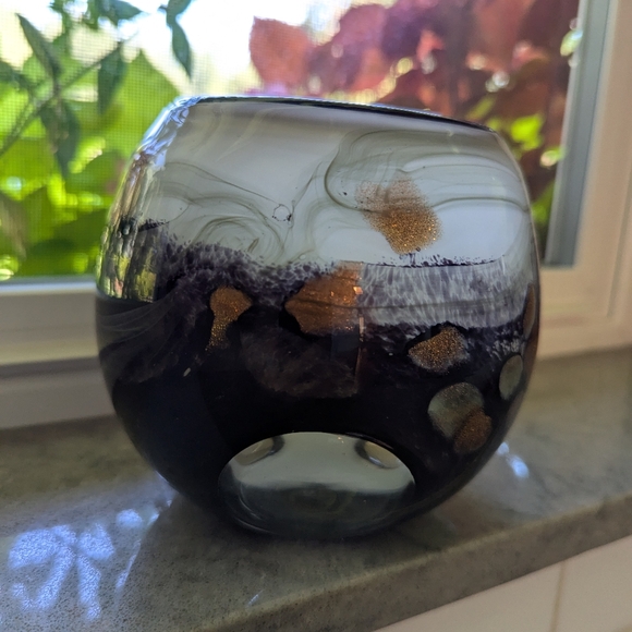 Blown art glass round vase with glitter - Picture 2 of 11